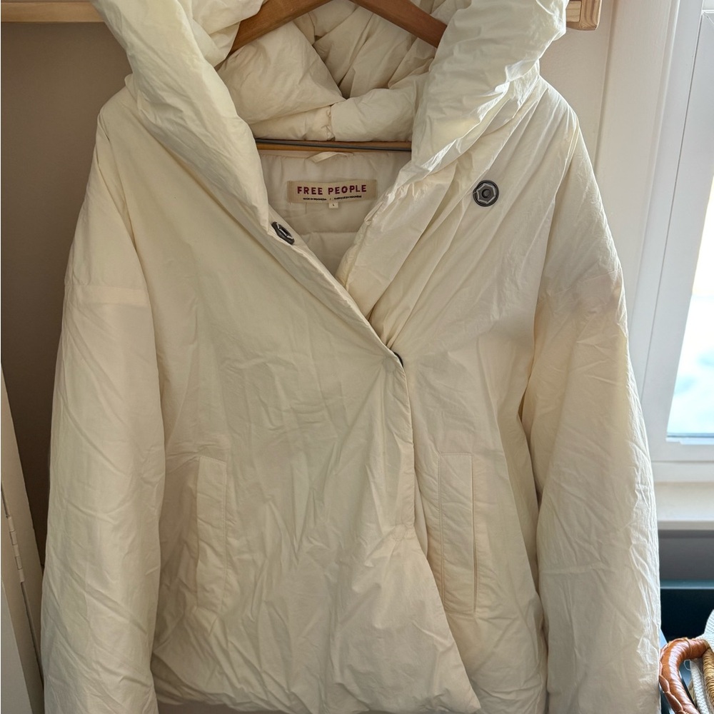 Free People Women’s Off-White Puffer Jacket